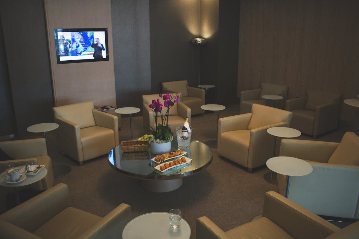 Airport VIP fast track lounge Oslo